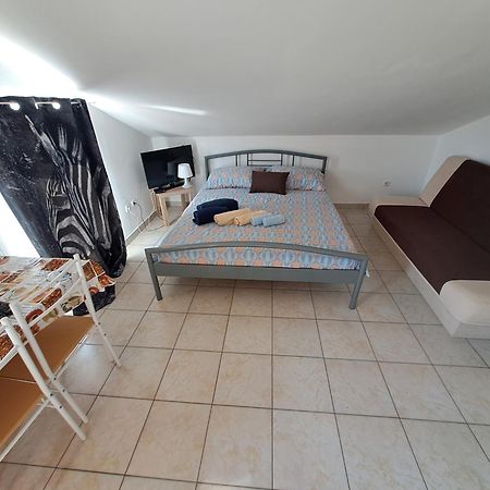 Dejan Apartment4-Top Centar プーラ エクステリア 写真