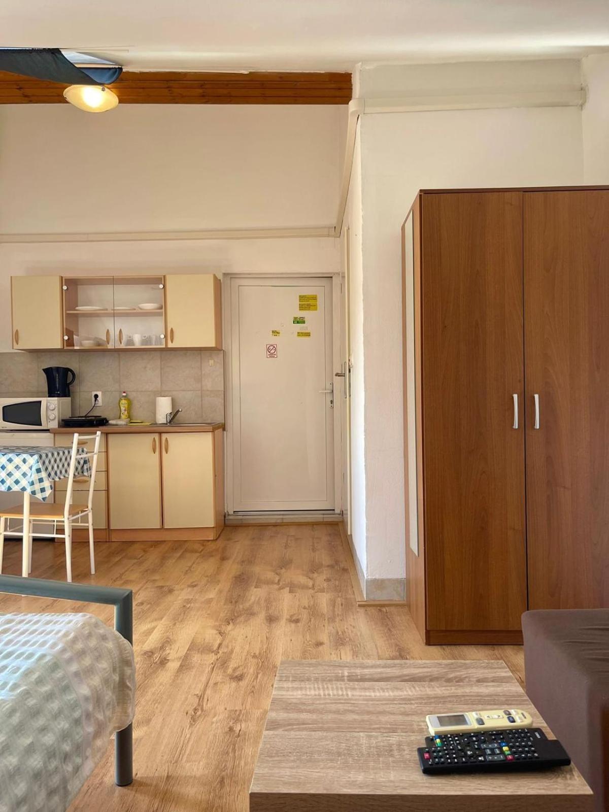 Dejan Apartment4-Top Centar プーラ エクステリア 写真